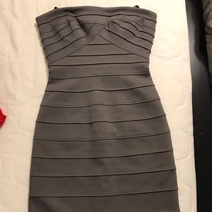 just above the knee. Material elastic.